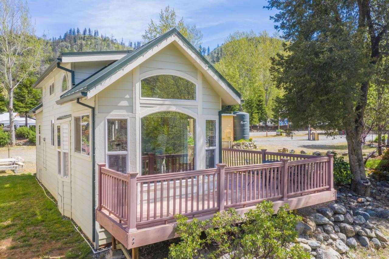 Strawhouse Resorts Big Bar Exteriör bild