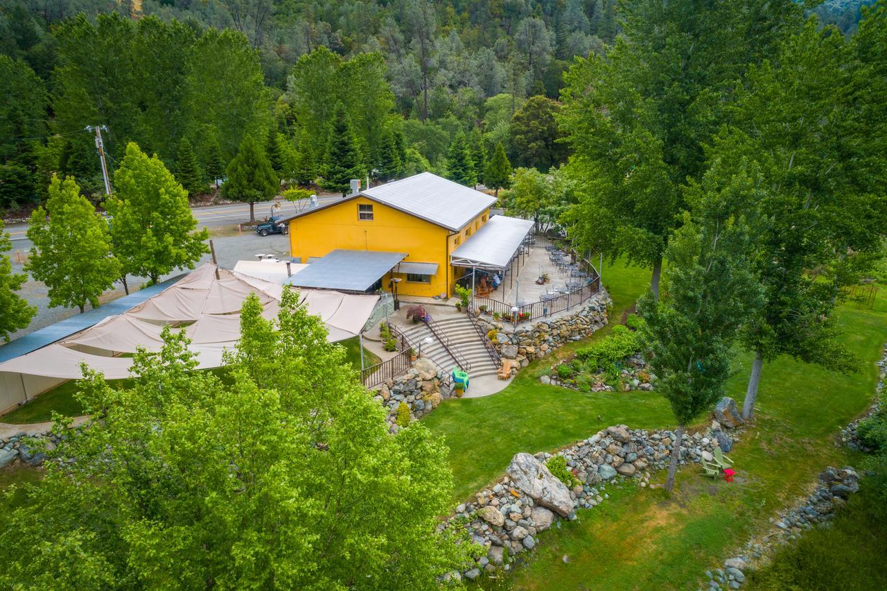Strawhouse Resorts Big Bar Exteriör bild